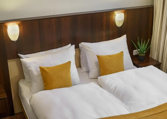 Hotel Novum Eleazar Center 4*