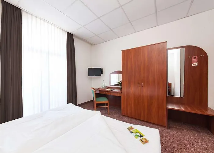 Hotel Novum Eleazar Center 4*